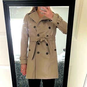 Ann Taylor Tan Trench Coat. Size XSP.
